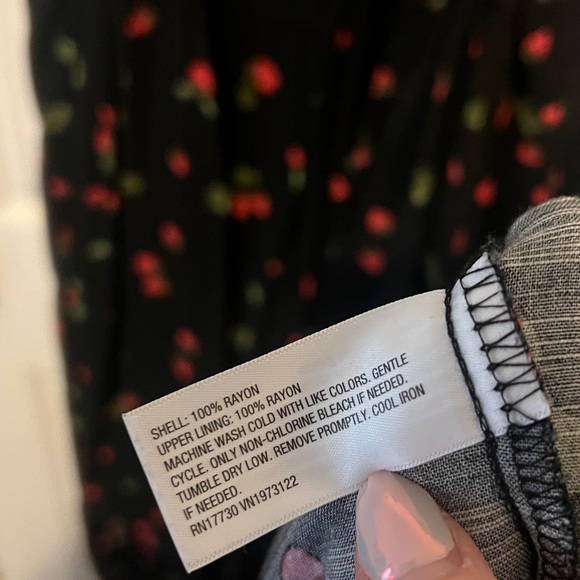 Target Ava & Viv Black with Strawberry 🍓 Flutter Maxi Dress 2X like new - Picture 5 of 5